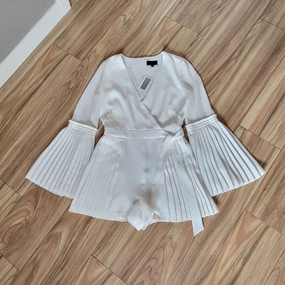 🆕️ INTERMIX Kingston Pleated Long Sleeve Jumpsuit in Ivory White - Picture 5 of 16